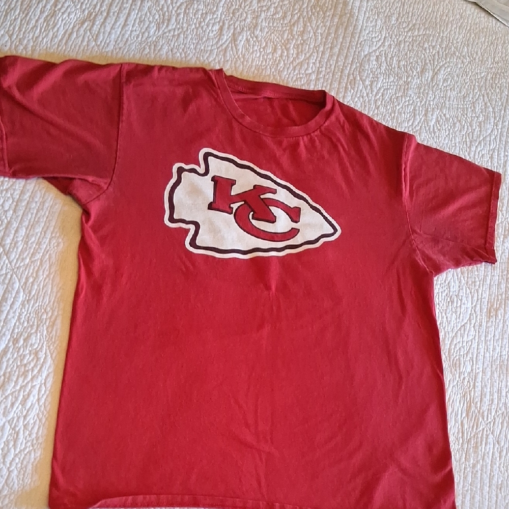 Gildan Red Mahomes KC Tee